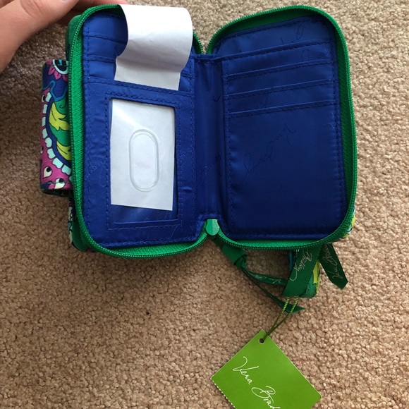 NWT Vera Bradley Wristlet - Picture 2 of 4